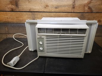 Arctic King AC Window Unit B4