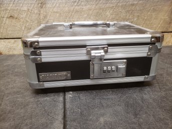 Vaultz Locking Case F1