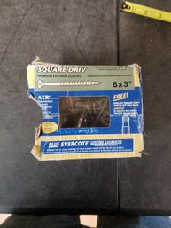 Box Of Philip Head Screws J3