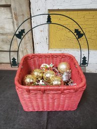 Christmas Basket And Ornament Lot G1