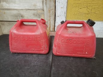 2.5 Gallon Gasoline Can-tainer Lot C2