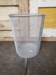 Metal Mesh Trash Basket C3