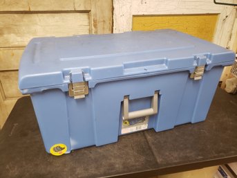 Sterilite Rolling Trunk B1