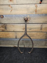 Large Set Of Antique Ice Block Tongs P1