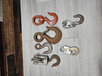 Lot Of Hooks A1