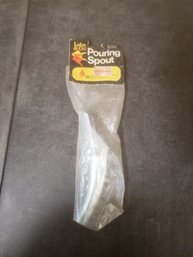 Vtg Pouring Spout D3