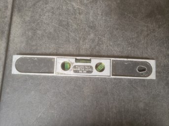 9' Magnetic Level D3
