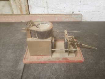 ? AC Gilbert Toy Lead Caster NO LID D3