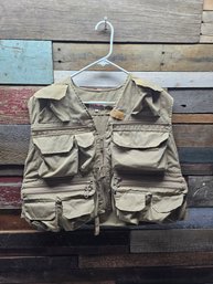 Orvis Fishing Vest Large (Small Tear In Back) A3