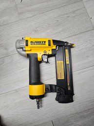Dewalt 18 Gauge Air Nailer Like New A6