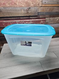 121 Quart Bin With Lid