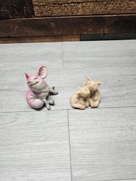 2 Pig Figures A1