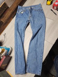 Levi 501 30x32 Jeans A1