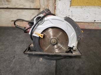Chicago Electric Circular Saw With Laser Guide C2
