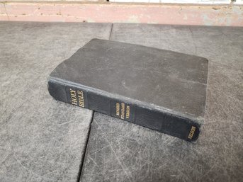 1952 Holy Bible H2