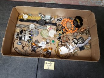 Jewelry/ Junk Drawer  Lot 1 H2