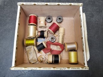 Vtg Sewing Thread And Machine Needles H2
