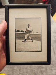 Joe Dimaggio Autographed Photo E91