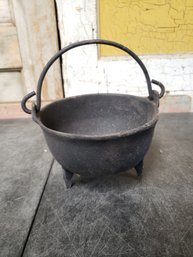 7' 3-footed Cast Iron Cauldron H2