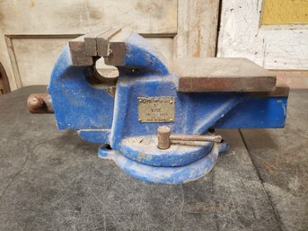 Olympia 5' Swivel Base Vise C4