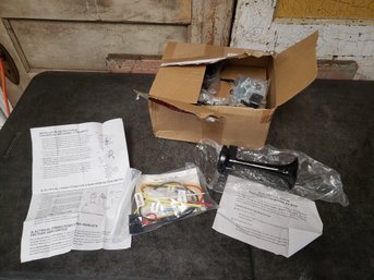 5 Trumpet Musical Air Horns Kit B4