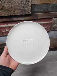 ARKADIA By KPM Berlin Porcelain 10.5 Plate W/ Brandenburg Gate Cameo A3