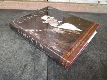 Book: 1992 Lincoln An Illustrated Biography D1 Stack 4