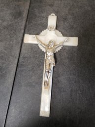 Vtg Pearl Plastic Crucifix G3