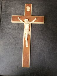 Vtg Wood Crucifix G3