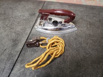 Vtg Universal Iron G3