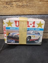 Bruce Larson's MPC 1/25 Scale Model Kit USA-1 1974 Pro Stock Chevrolet Vega Rs4