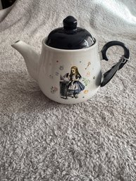 Modern Gourmet Foods Stoneware Alice In Wonderland Teapot