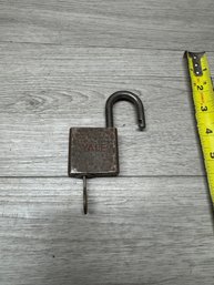 Vtg Yale Lock With Key B1