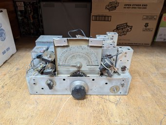 Vtg Radio For Parts Or Repair