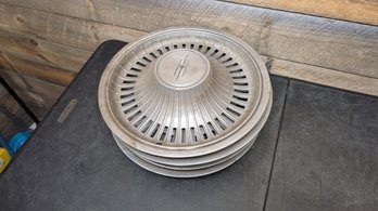 Vtg Oldsmobile Hubcaps J4