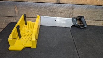 Vtg Stanley Miter Box With Saw H3