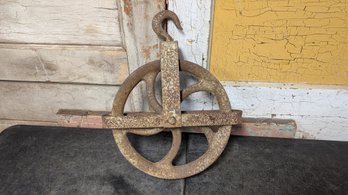 Large Vtg Pulley J5