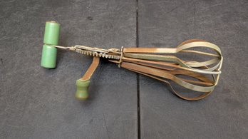 Vtg Kitchen Mixer J4