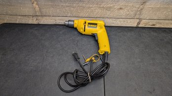 Vtg DeWalt Corded Drill R1