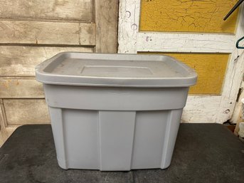 Grey Rubbermaid Tote (A4)
