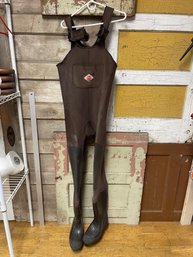 Size 9 Red Ball Chest Waiters (G2)