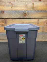 Rubbermaid Roughneck 18 Gallon Storage Tote H1