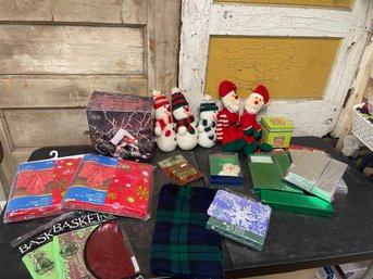 Christmas Decor Lot (h4)