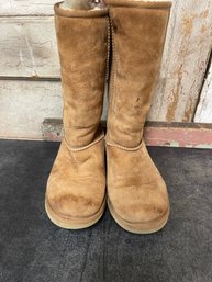 Ugg Boots Size 6 (H2)