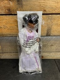 Avon Special Memories 'Mothers Day 2001'Collectible Doll Bianca (C2)