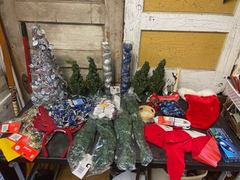 Christmas Lot Of 31 (C4)