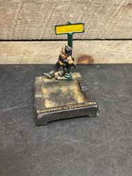 Vintage Cast Iron Ashtray Made By Wilton Products Of Wrightsville, Pennsylvania (k1)