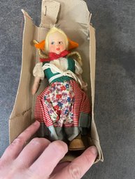 Souvenir Doll (K1)