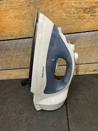 Black & Decker ICR200 'First Impressions' Steam Iron (j2)