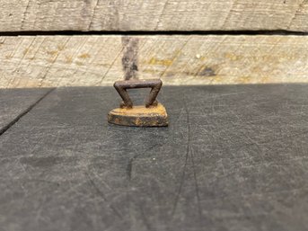 Miniature Antique Cast Iron (j2)